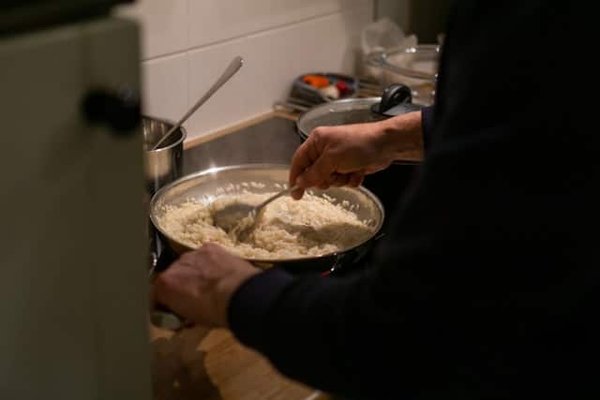 What's the Best Way to Cook a Classic Italian Risotto al Limone?